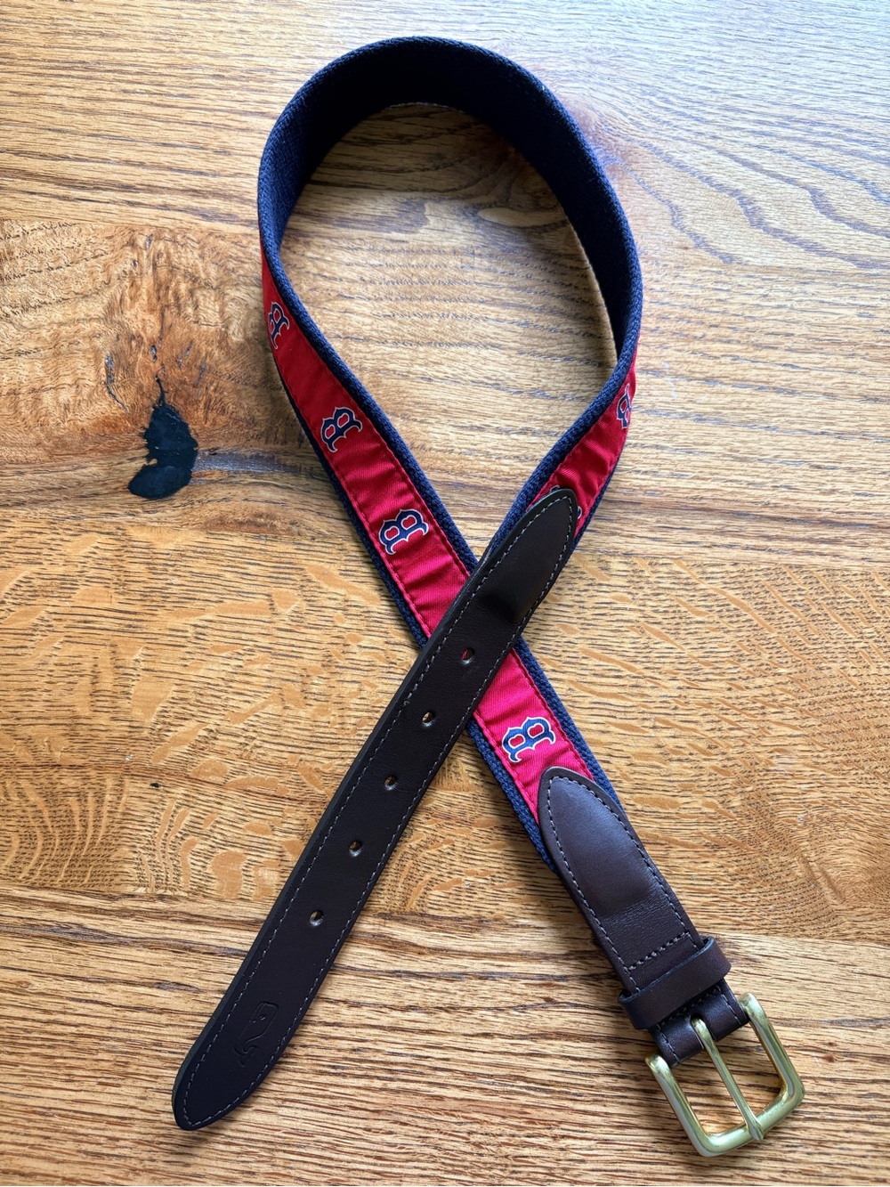 Vineyard Vines Boston Red Sox Red and Navy Belt with Brass Buckle- mens 30 waist - Picture 2 of 13